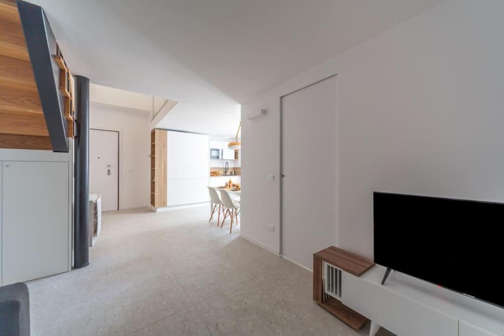 Milano Loft-Hosted By Sweetstay מראה חיצוני תמונה
